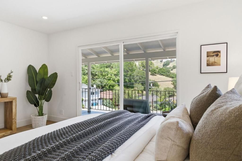 Image 28 of property listing at 1100 Greenbrier Road, San Carlos, CA 94070