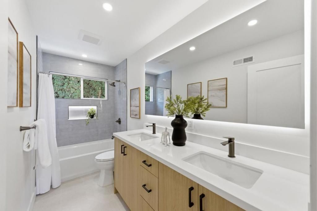 Image 29 of property listing at 1100 Greenbrier Road, San Carlos, CA 94070