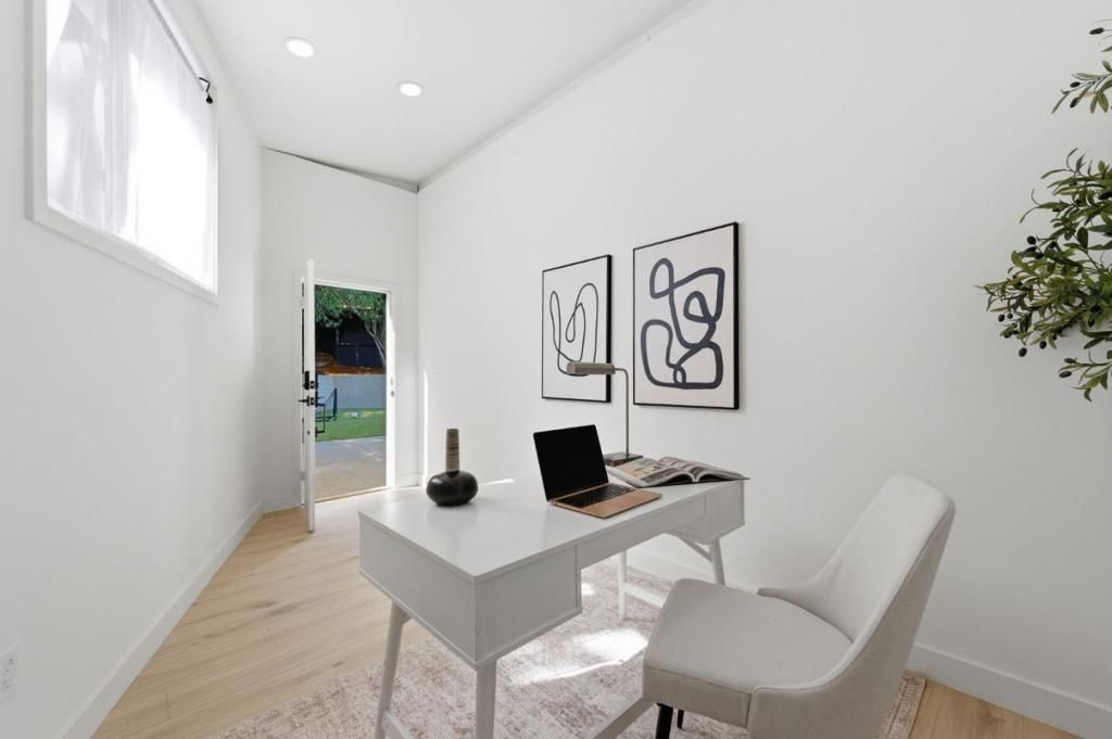 Image 34 of property listing at 1100 Greenbrier Road, San Carlos, CA 94070