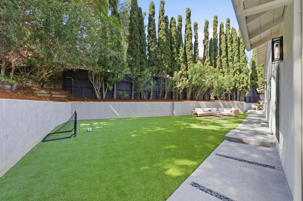 Image 36 of property listing at 1100 Greenbrier Road, San Carlos, CA 94070