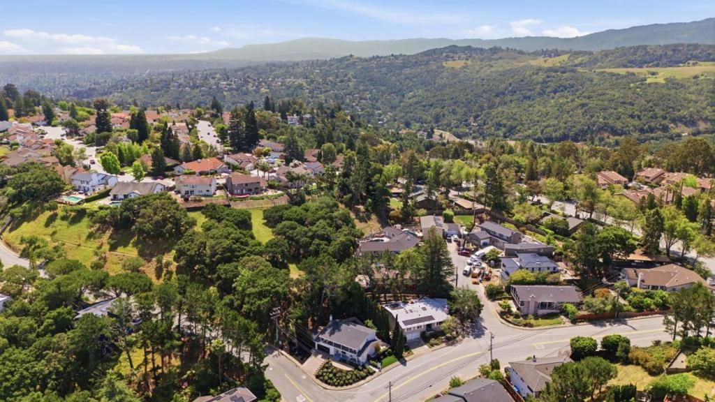 Image 43 of property listing at 1100 Greenbrier Road, San Carlos, CA 94070