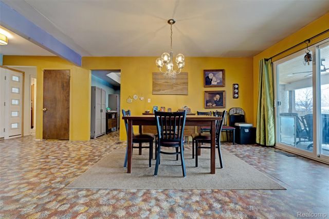 8704 Edna Drive, Warren, MI 48093