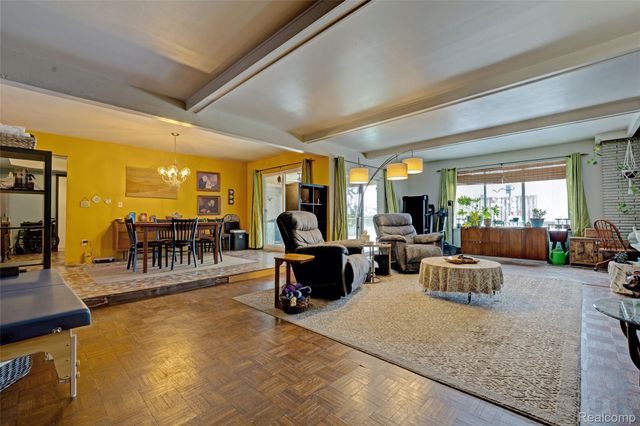 8704 Edna Drive, Warren, MI 48093