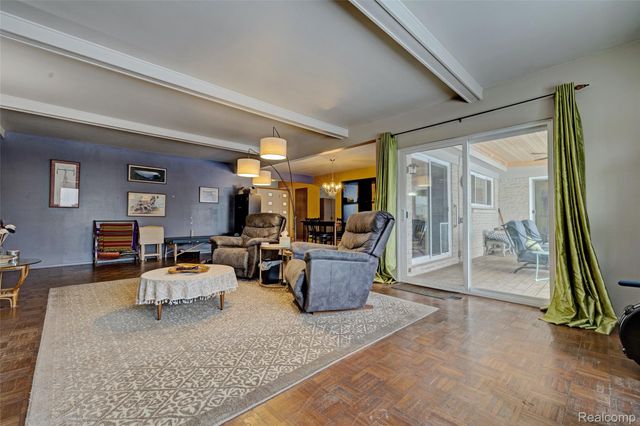 8704 Edna Drive, Warren, MI 48093