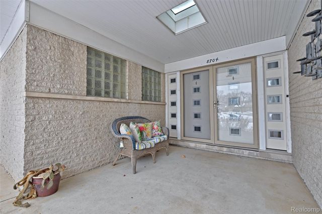 8704 Edna Drive, Warren, MI 48093