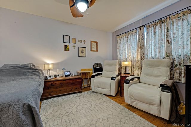 8704 Edna Drive, Warren, MI 48093