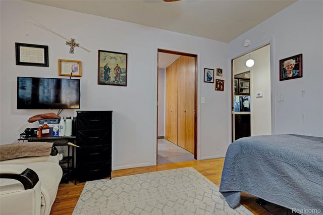 8704 Edna Drive, Warren, MI 48093