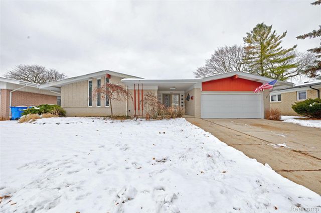 8704 Edna Drive, Warren, MI 48093