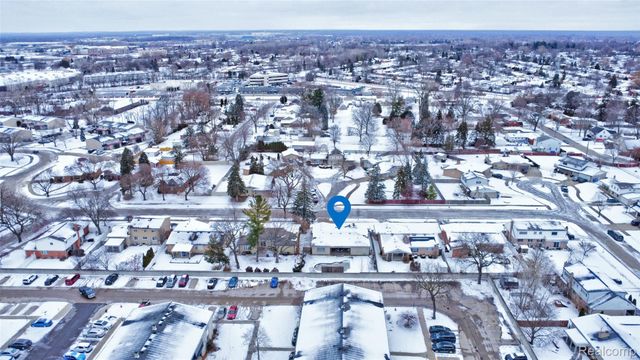 8704 Edna Drive, Warren, MI 48093