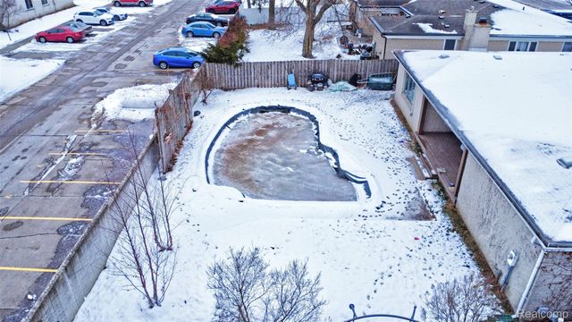 8704 Edna Drive, Warren, MI 48093