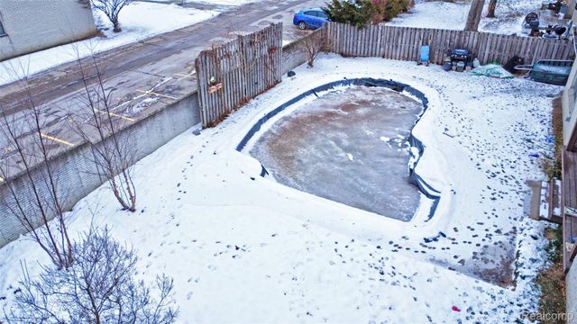 8704 Edna Drive, Warren, MI 48093