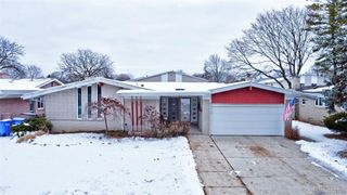 8704 Edna Drive, Warren, MI 48093