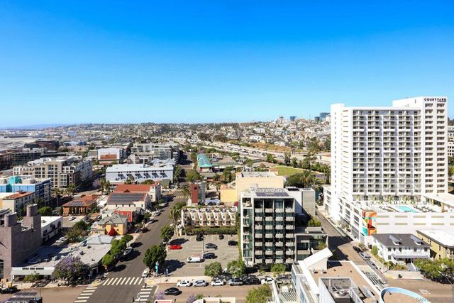 300 W Beech St 1905, San Diego, CA 92101