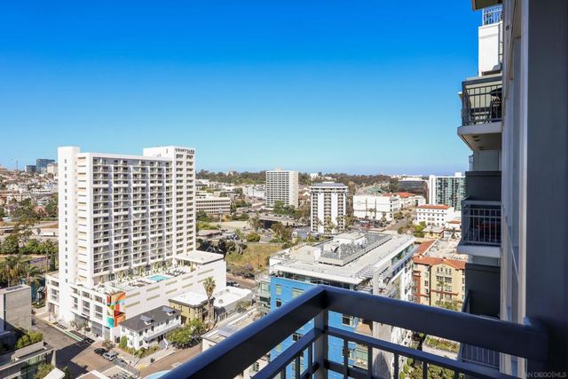 300 W Beech St 1905, San Diego, CA 92101