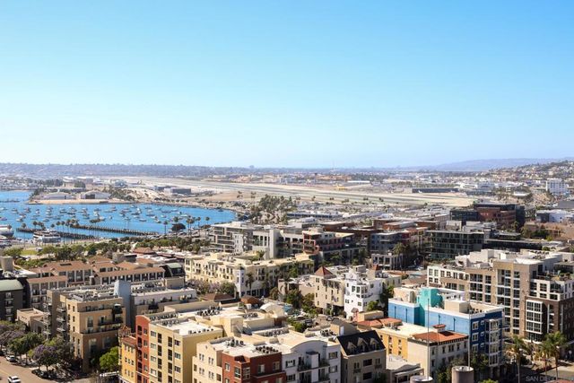 300 W Beech St 1905, San Diego, CA 92101