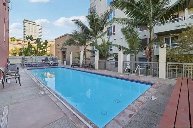 300 W Beech St 1905, San Diego, CA 92101