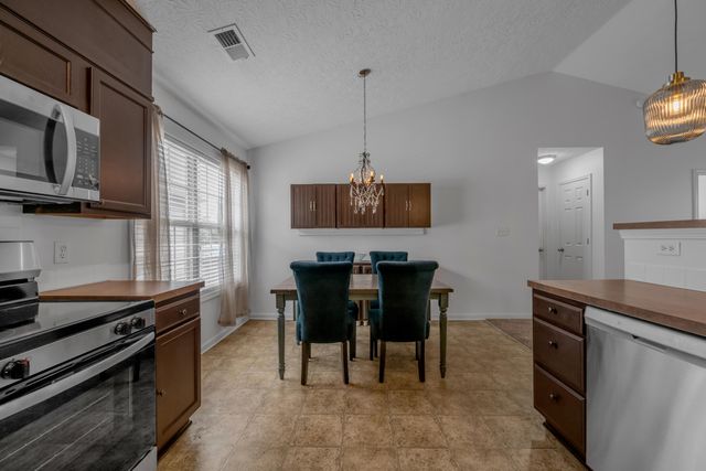 944 Winding Oak Trail, Lexington, KY 40511