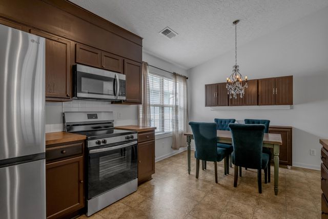 944 Winding Oak Trail, Lexington, KY 40511