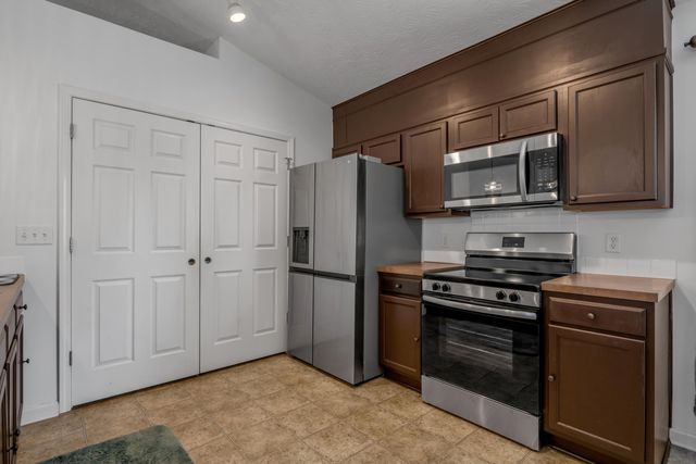 944 Winding Oak Trail, Lexington, KY 40511