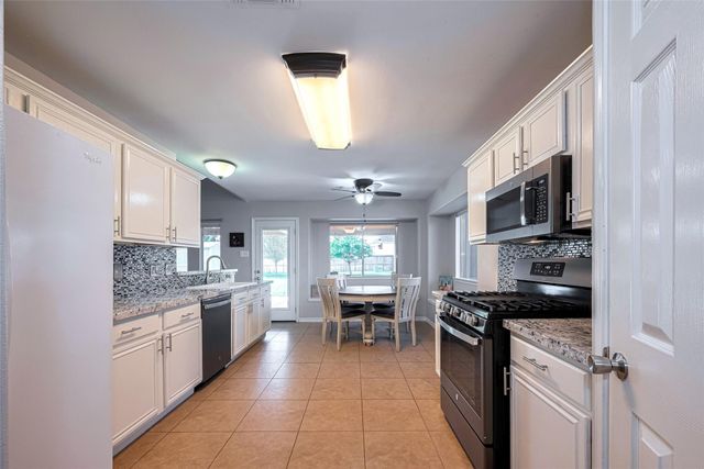 11515 Socorro Lane, Tomball, TX 77377