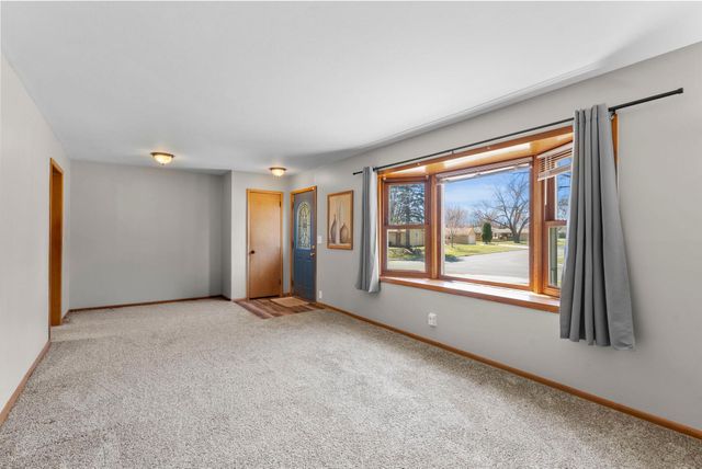 8701 Russell Avenue S, Bloomington, MN 55431