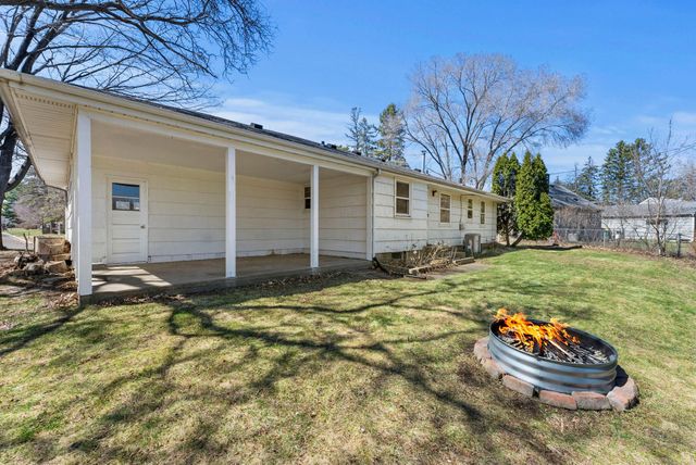 8701 Russell Avenue S, Bloomington, MN 55431