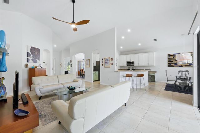 428 SNAPDRAGON LOOP, Bradenton, FL 34212