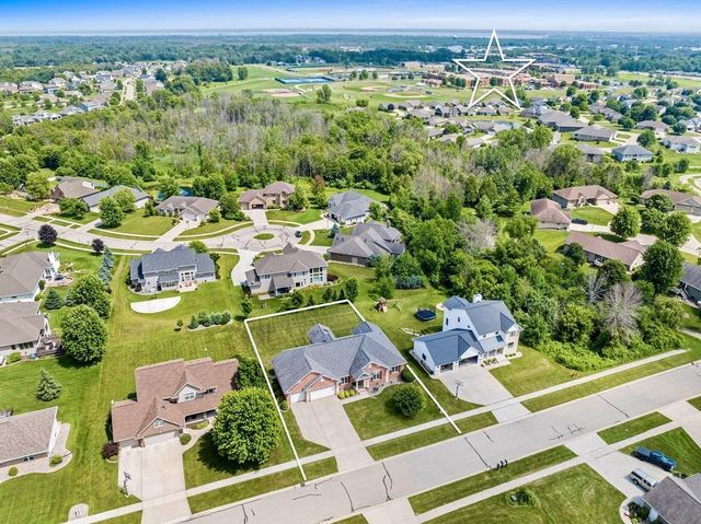 2134 LUXURY DRIVE, Green Bay, WI 54313