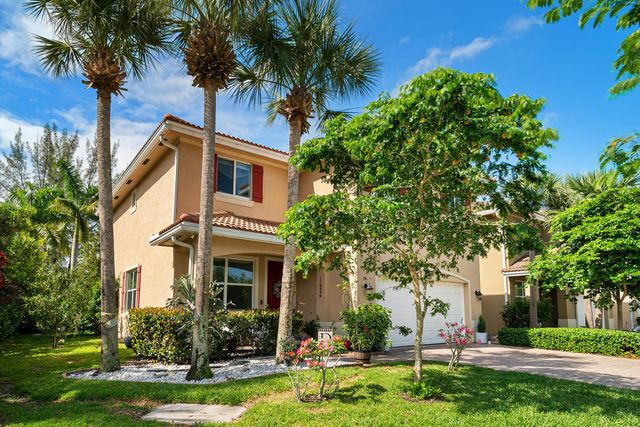 4725 Foxtail Palm Court, Greenacres, FL 33463