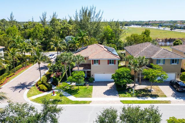 4725 Foxtail Palm Court, Greenacres, FL 33463