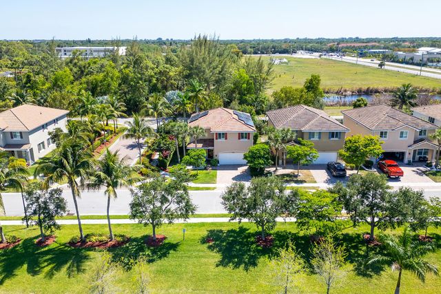 4725 Foxtail Palm Court, Greenacres, FL 33463
