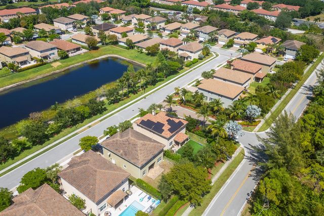 4725 Foxtail Palm Court, Greenacres, FL 33463