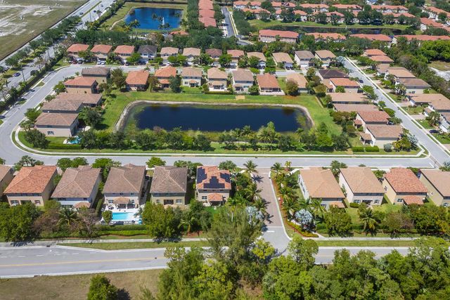 4725 Foxtail Palm Court, Greenacres, FL 33463