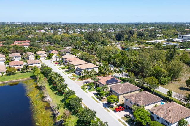 4725 Foxtail Palm Court, Greenacres, FL 33463