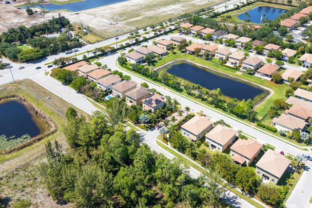 4725 Foxtail Palm Court, Greenacres, FL 33463