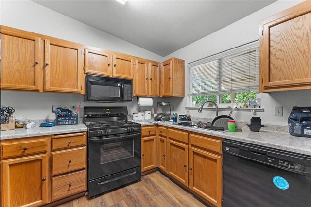 3538 Dune Street, Redding, CA 96002