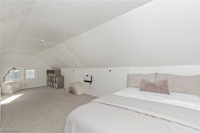 2588 Queenston Road, Cleveland Heights, OH 44118