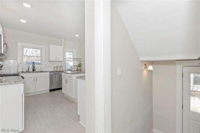 2588 Queenston Road, Cleveland Heights, OH 44118