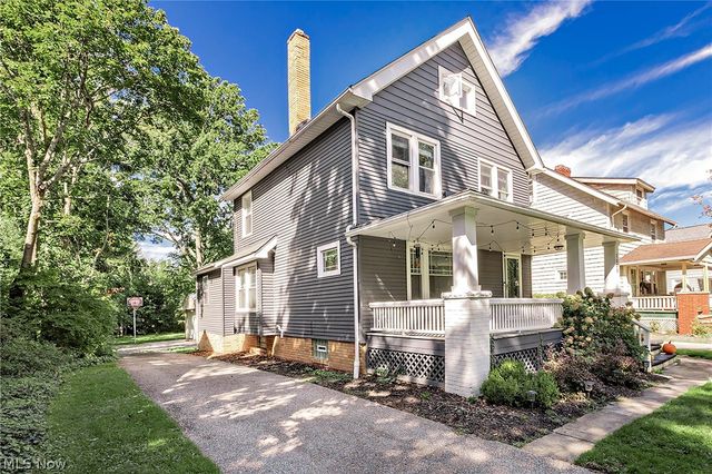 2588 Queenston Road, Cleveland Heights, OH 44118