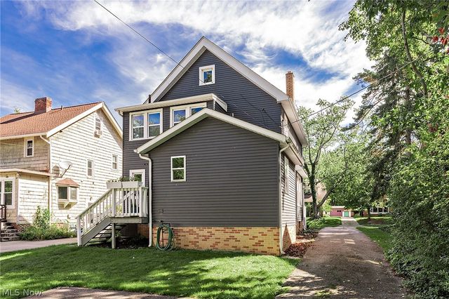 2588 Queenston Road, Cleveland Heights, OH 44118