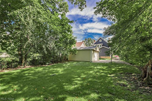 2588 Queenston Road, Cleveland Heights, OH 44118
