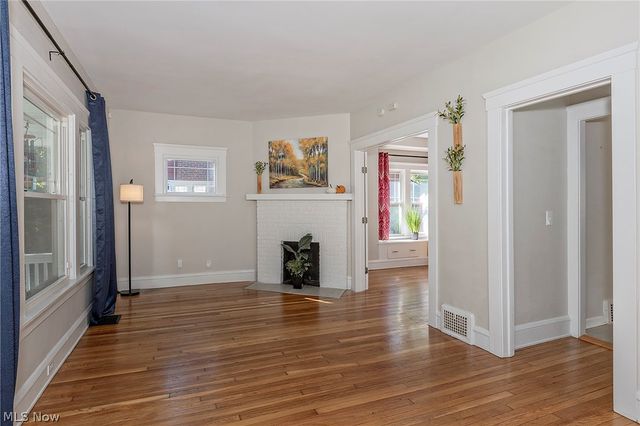 2588 Queenston Road, Cleveland Heights, OH 44118