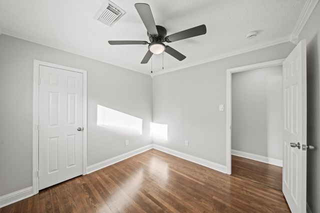 702 S Nugent Street, La Porte, TX 77571