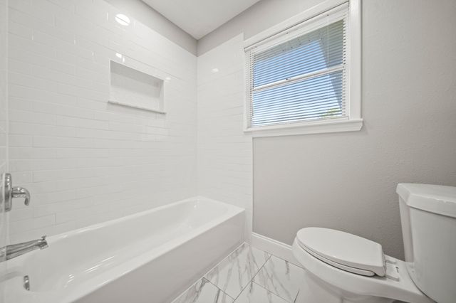 702 S Nugent Street, La Porte, TX 77571