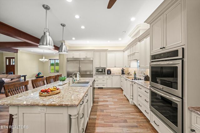 1139 Calderwood Hwy, Maryville, TN 37801