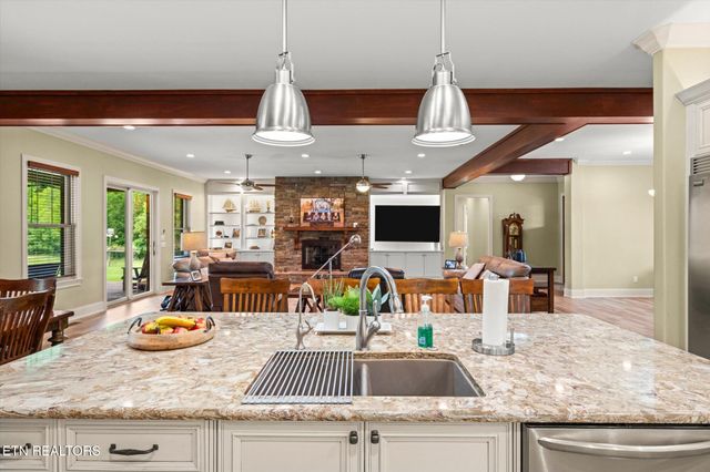 1139 Calderwood Hwy, Maryville, TN 37801