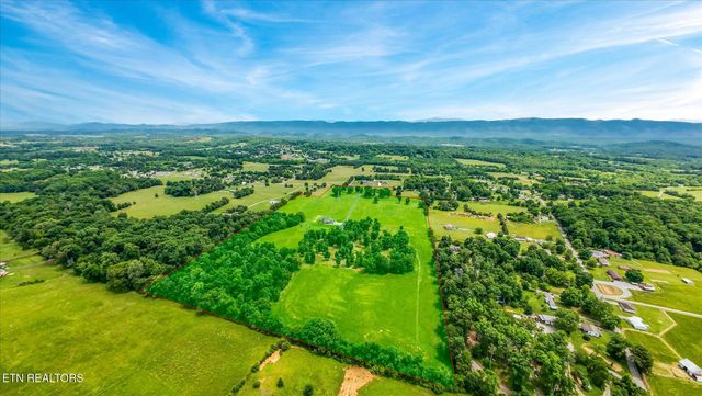 1139 Calderwood Hwy, Maryville, TN 37801