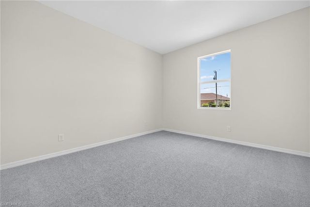 2105 NW 4th ST, Cape Coral, FL 33993