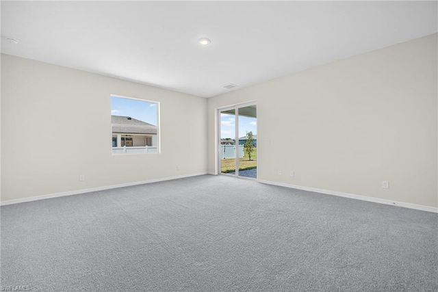 2105 NW 4th ST, Cape Coral, FL 33993