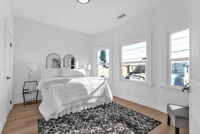 2912 2912 E 22Nd St, Oakland, CA 94601